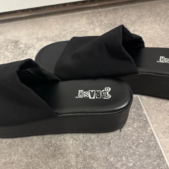 Brash size 7 black platform sandals - Picture 2 of 5